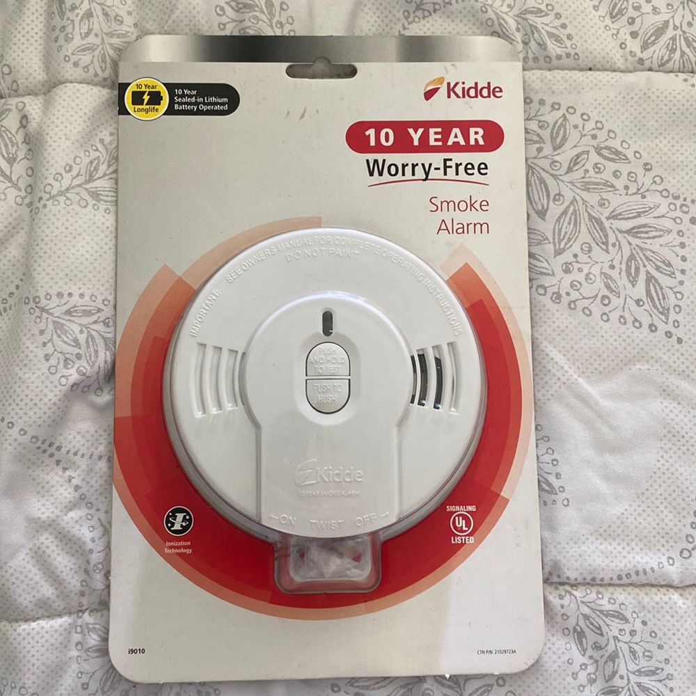 Smoke alarm detector
